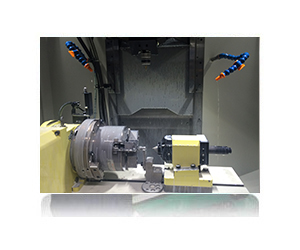 日本東(dong)光兄弟緊湊(còu)型加工中心(xīn)内部